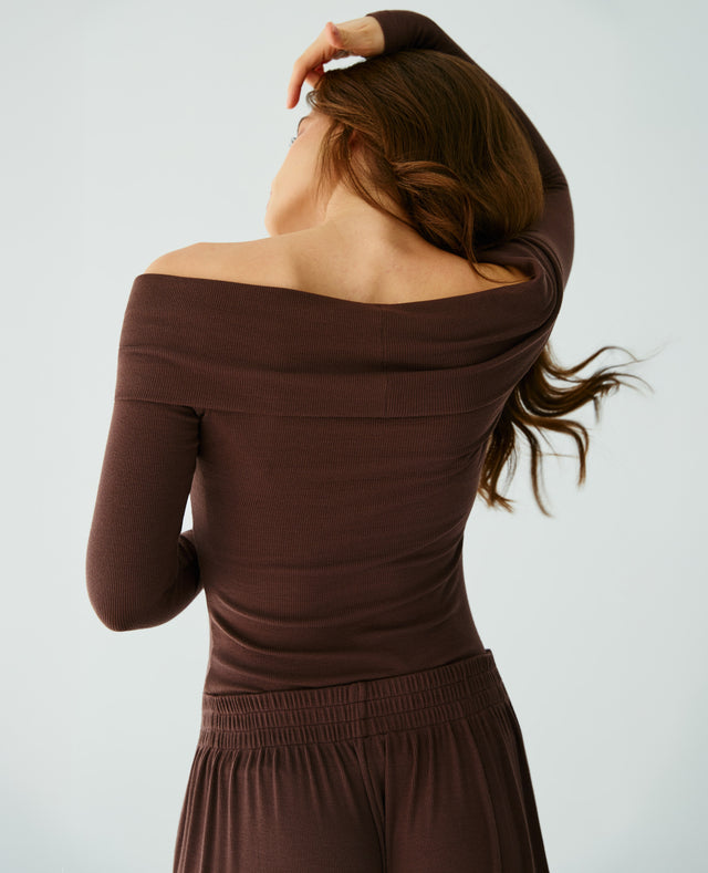 majica-sa-camac-izrezom-espresso