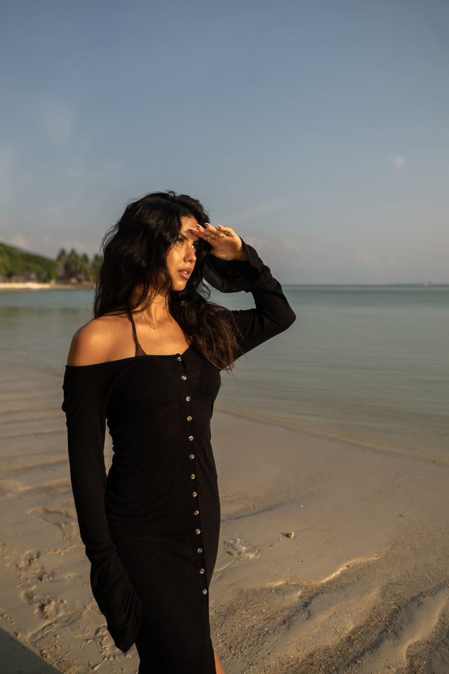 duga-haljina-za-plazu-crna