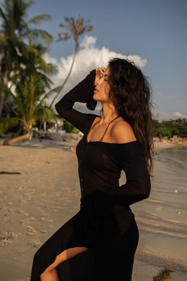 duga-haljina-za-plazu-crna