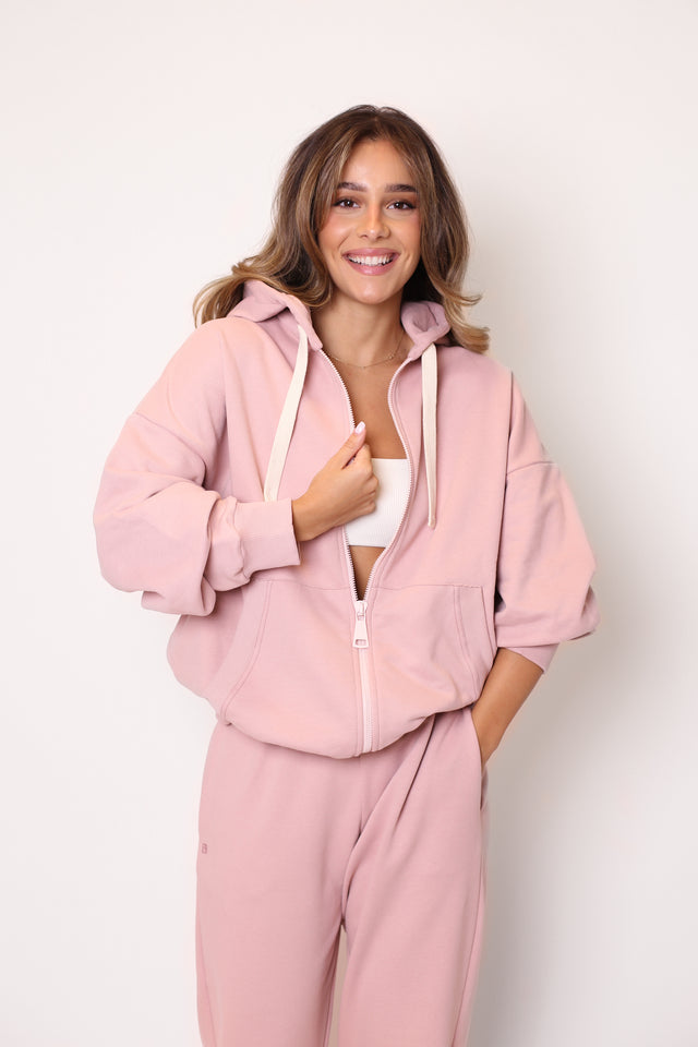 duks-sa-kapuljacom-rozi