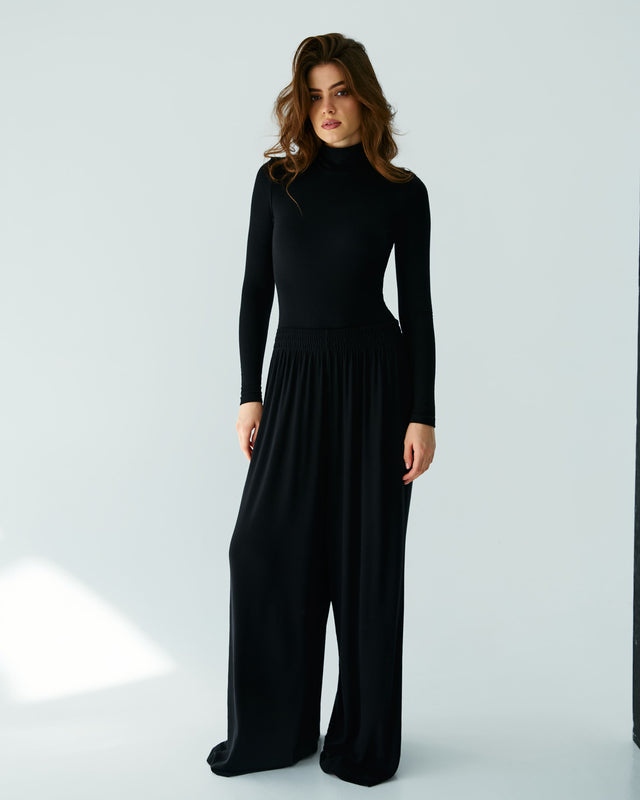 siroke-pantalone-trenerka-crne