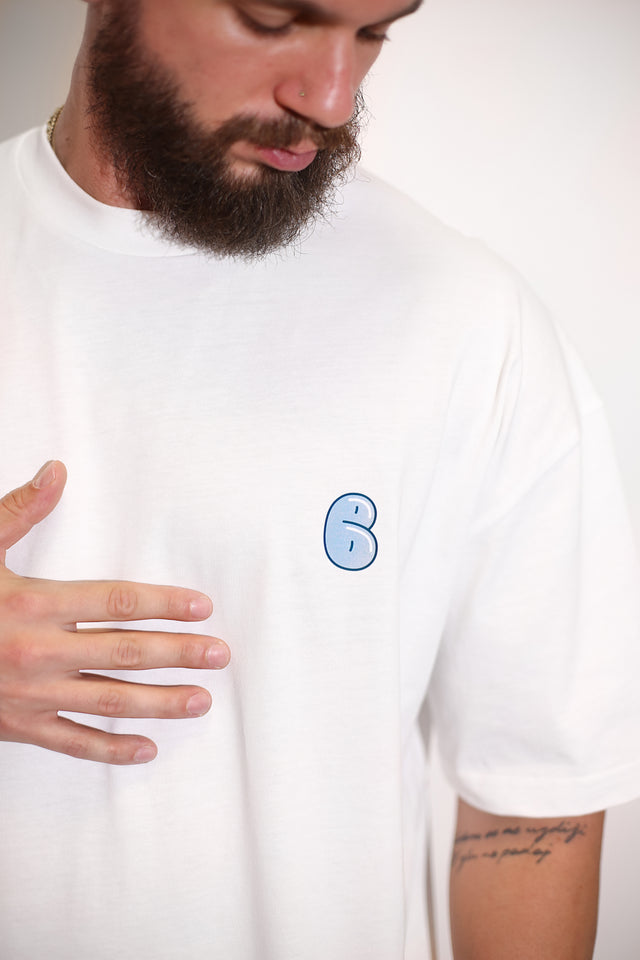 bela-pamucna-majica-plavi-print