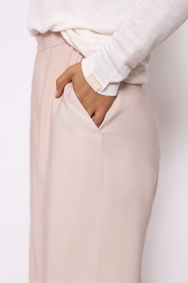 zenske-pantalone-puder-roze