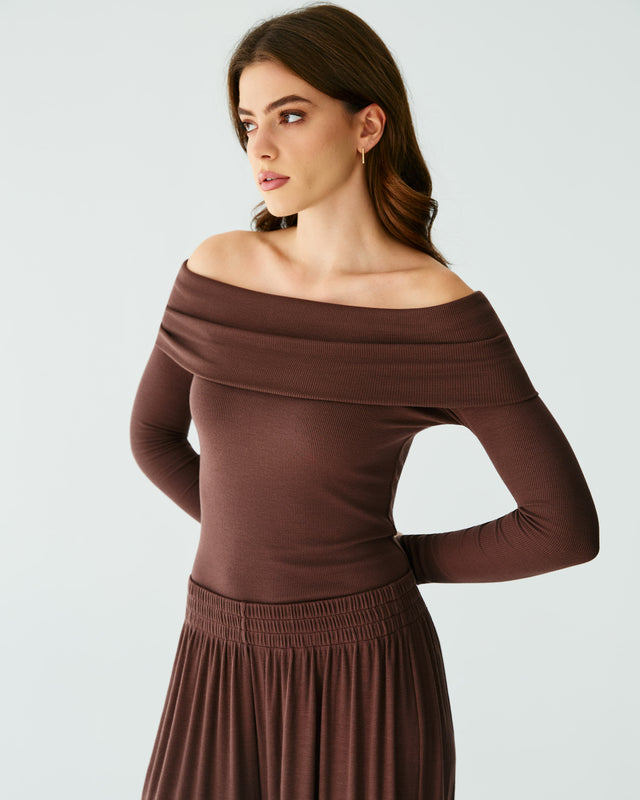 majica-sa-camac-izrezom-espresso